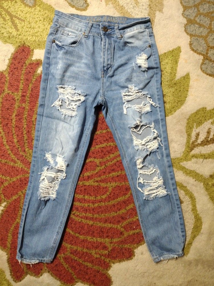 Gogo Jeans Juniors High Rise Ankle Jeans Size 13/31 100 Cotton Destructed Ripped