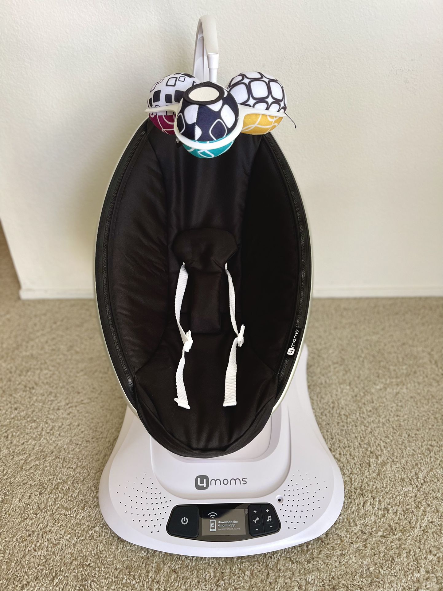 4moms mamaRoo 4 Baby Swing, Bluetooth Baby Rocker with 5 Unique Motions, Smooth, Nylon Fabric, Black