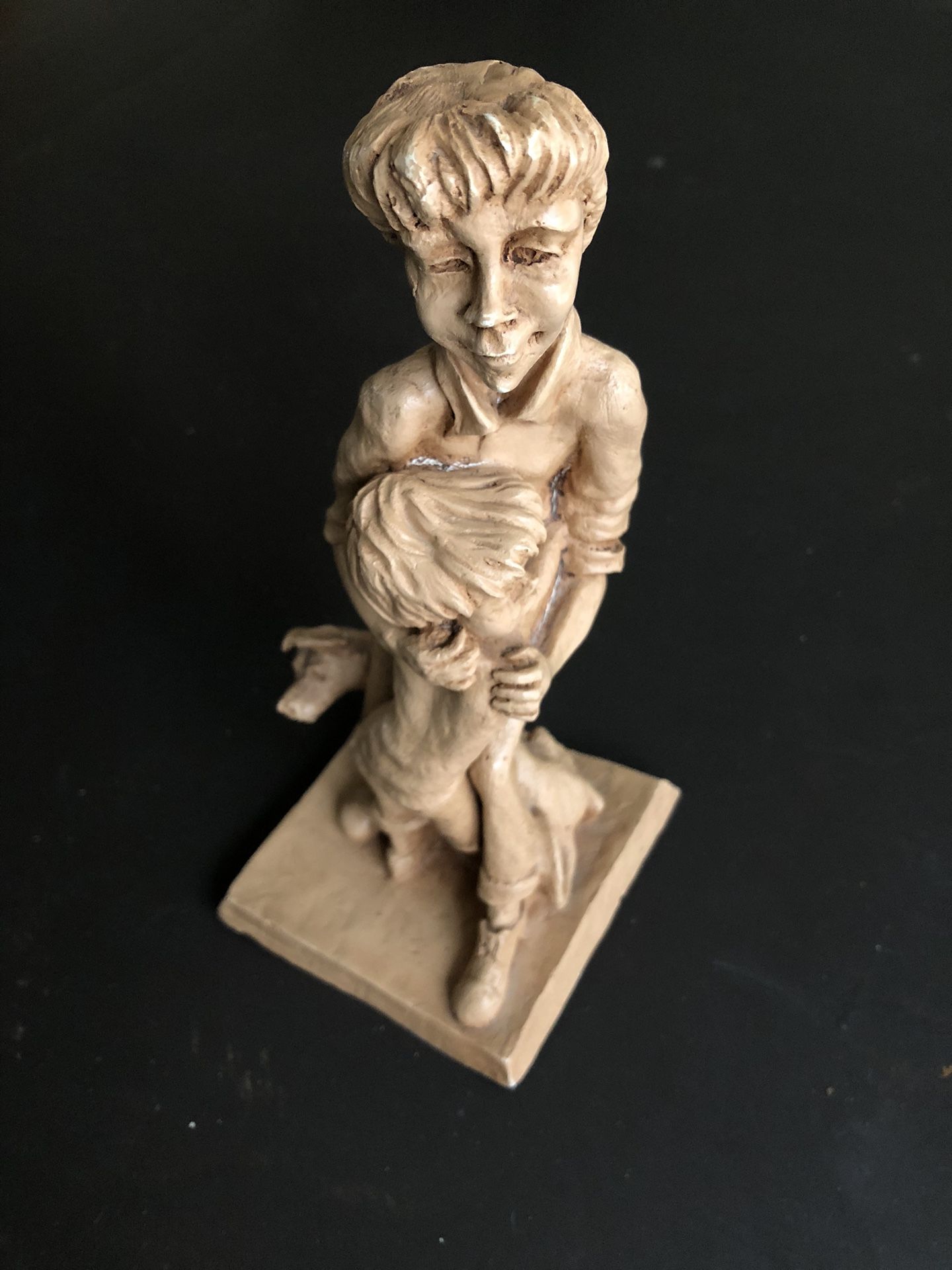 Vintage 1983 Abbey Press Resin Father Hugging Son Sculpture 9” tall