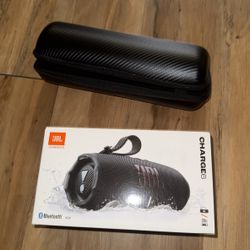 JBL Flip 6 Portable Speaker System - Black (protector Sleeve)
