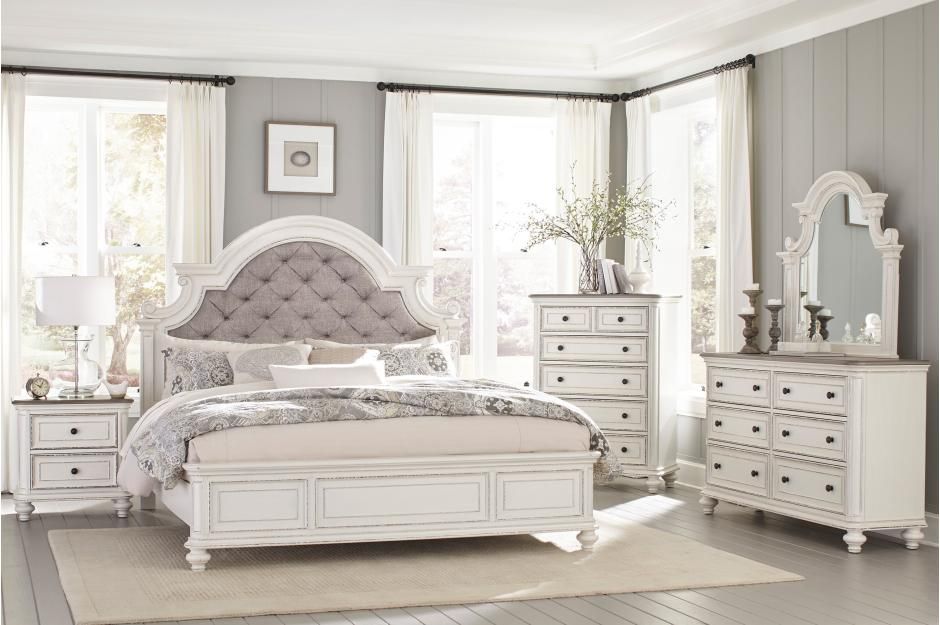 4pc Set (Queen Bed, Dresser, Mirror and one night Stand))