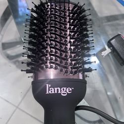 lange le volume brush
