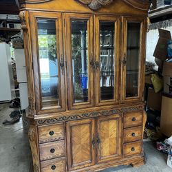 Elegant Solid Wood Dining Set – Table, 6 Chairs & Lighted China Cabinet – $900 OBO