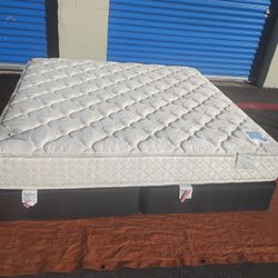 King Size Serta Mattress Set Bedroom - Delivery Available 