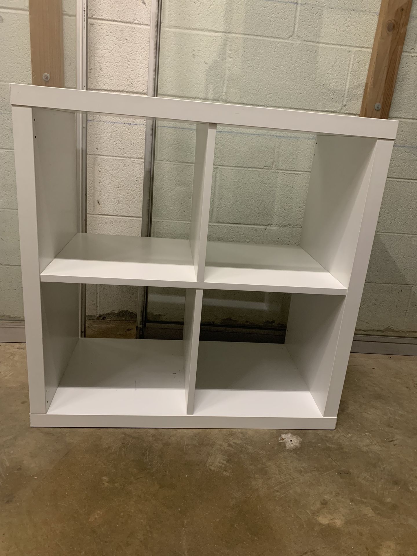 Way Basics 4-Cube Shelving Unit. Good Condition