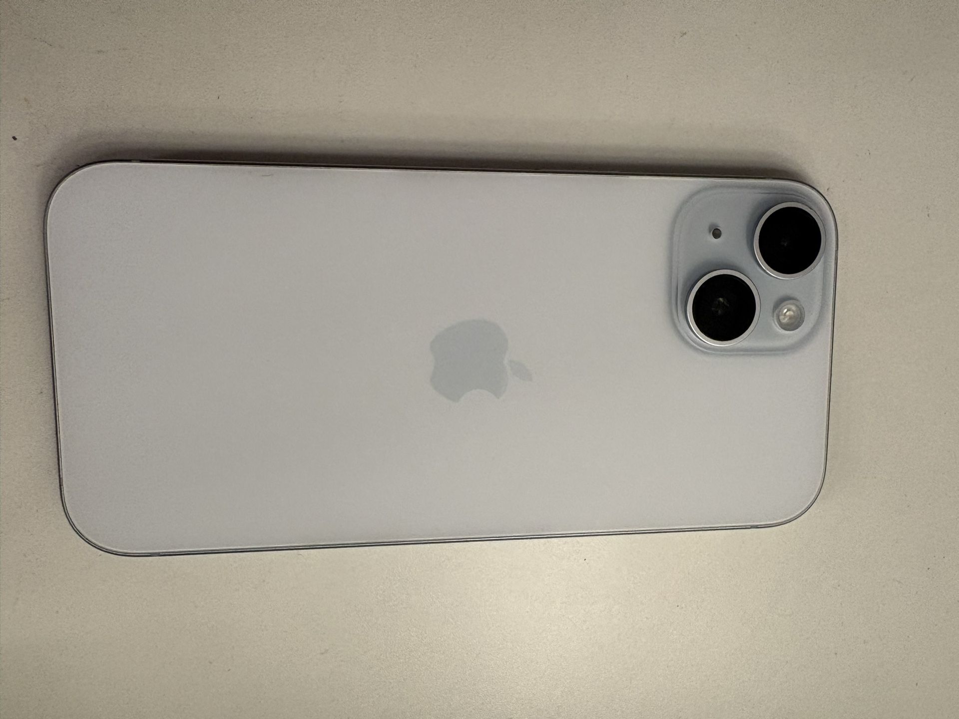 iPhone 15 Blue Light 