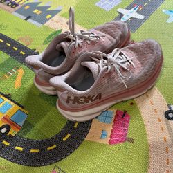 Hoka Clifton 9 