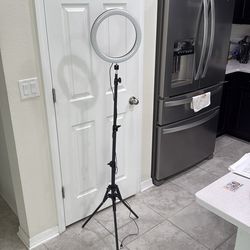 Tripod & ring light