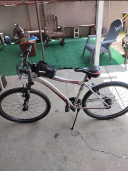 Schwinn 26" Steel frame mountain bike.