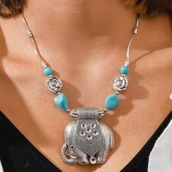 New Elephant 🐘 Turquoise Stones Necklace SHIPPING AVAILABLE