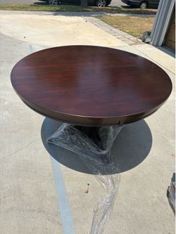 Ashley Brown wood Extendable Round/ Oval Dining Table Set for 6