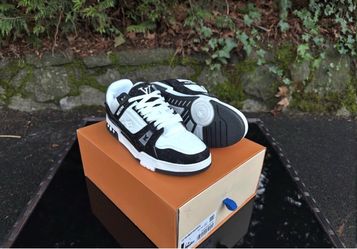 Louis Vuttion LV Trainer white black shoes