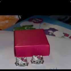 Hello Kitty Earring Sterling Silver And Nike Shoes 