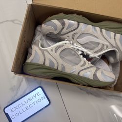 Saucony Raised By Wolves Sneakers 