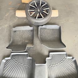 Honda accord Hybrid Touring tire and rim + floormats set