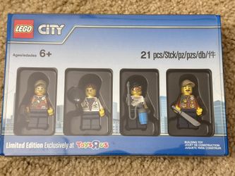 LEGO CITY: City Jungle Minifigure Collection ((contact info removed)) Toys R Us Limited Edition