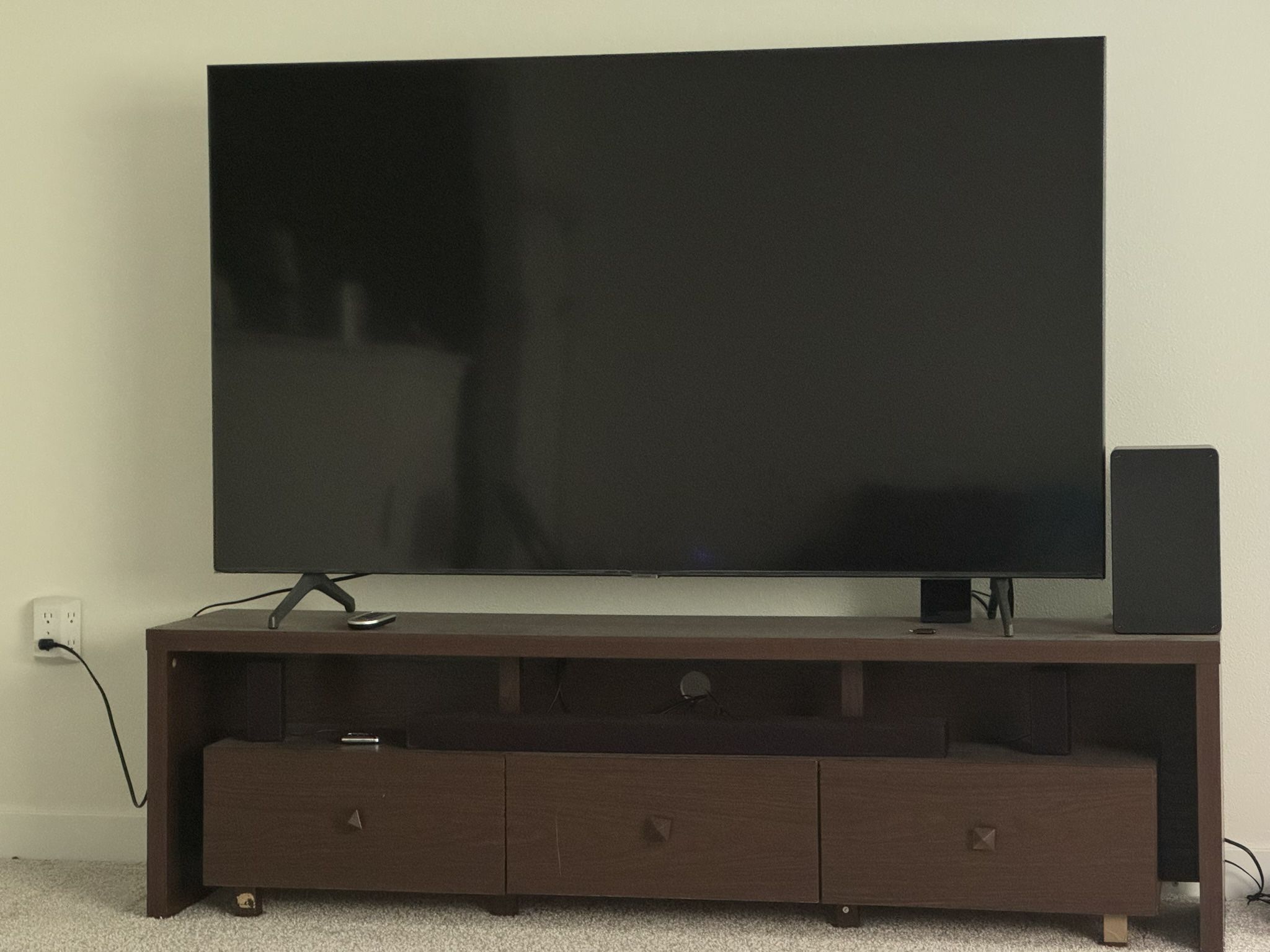 Tv Table - 70-80 Inches 
