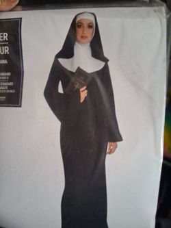 Women's Nun Halloween Costume