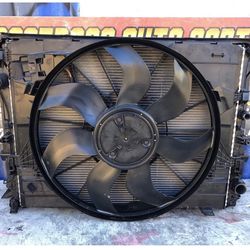 Mercedes  E Class Cooling Fan Radiators Condenser Assembly AWD A0(contact info removed)02