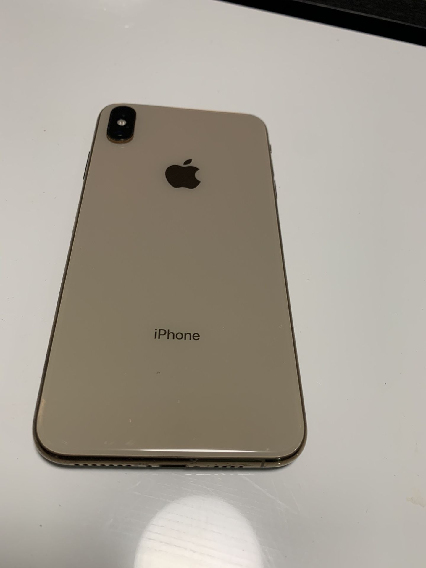 iPhone Xs max 64 gb unlocked