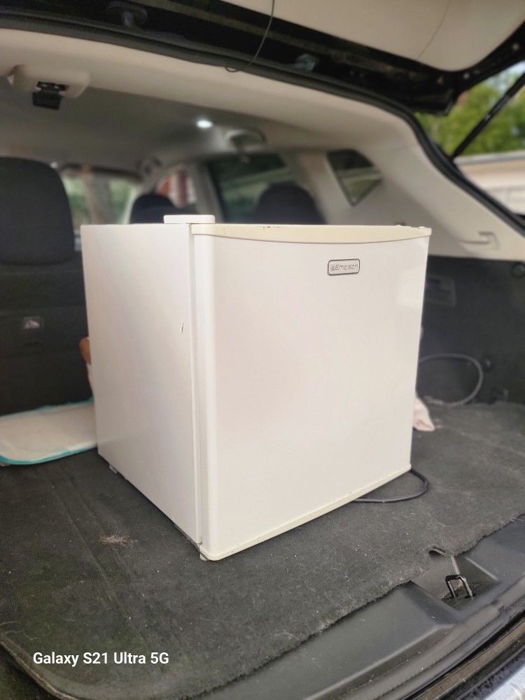 Mini Refrigerator Practically new