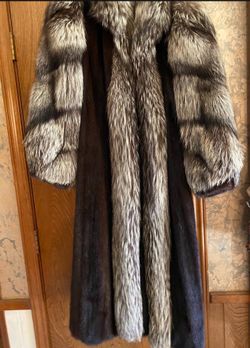 Koslows Vintage Mink and Indigo Fox Fur Coat Large