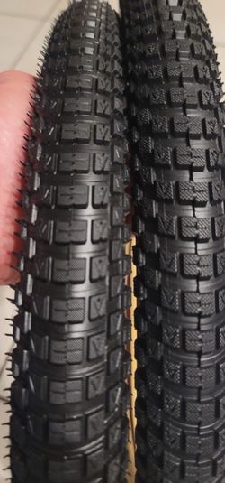 20" X 2.0" SE Cub Tires Black/Tan