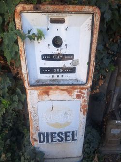 Vintage 76 gas pump