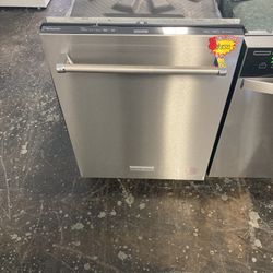 Kitchen aid Dishwasher 