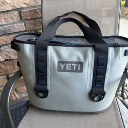 YETI HOOPER 20 SOFT COOLER 
