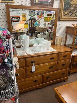 8 Drawer Maple Dresser w/ Mirror