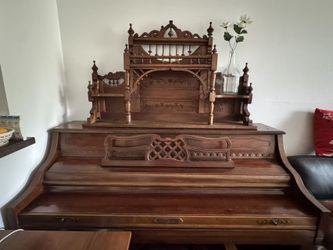 Schafer & Sons Upright Piano