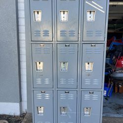 9 Stall Halowell Locker 