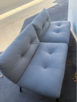 Love seat  6’ long ( I have no space)