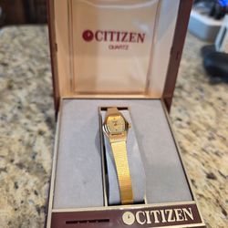 Vintage Citizen Quartz Ladies Watch - Gold Tone - 3220-S062927 with Box