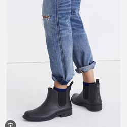 The Chelsea Rain Boot - Size 7.5 Women’s