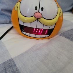 Vintage Garfield Alarm Clock.  $25 Pickup In Oakdale 