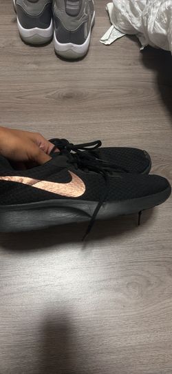 Women’s rose gold work out shoes