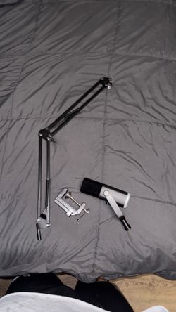 Fifine Microphone and microphone mount