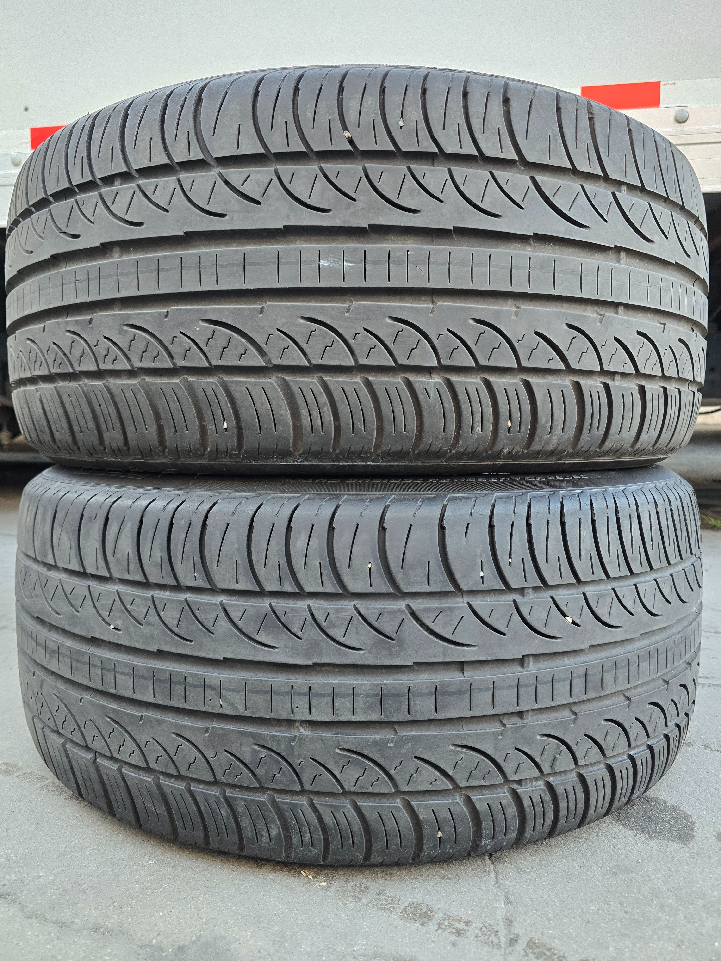 (2) 265 40 20 Pirelli Tires