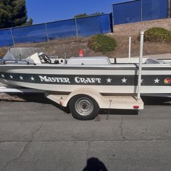 1978 Mastercraft Stars And Stripe Ski Boat