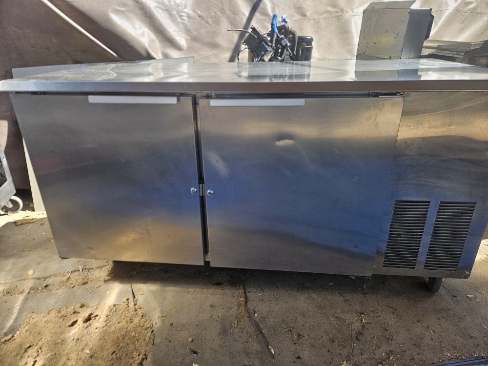 5 Ft  Refrigerator  With Freezer