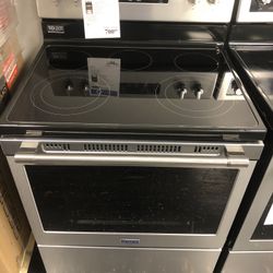 Maytag Electric Range (new With Warranty)