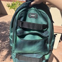 Oakley Backpack / Travel / Skateboard 