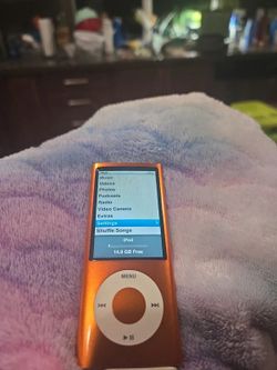 Orange 5th Generation ipod *Needs New Battery*