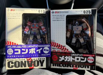 Revoltech Optimus prime and megatron
