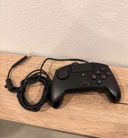 Razer PlayStation 4 PS4 Ration Fightpad Controller
