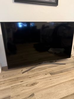 Samsung Flat Screen TV with Stand