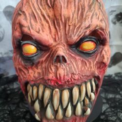 Possesed Pumpkin Jr. Halloween latex mask By Americana Halloween Jack O Lantern new adult size


