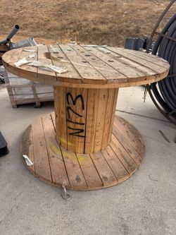 Wood Spool (77”)